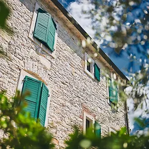 Casa Romantica La Parenzana 3*, Buje Croacia